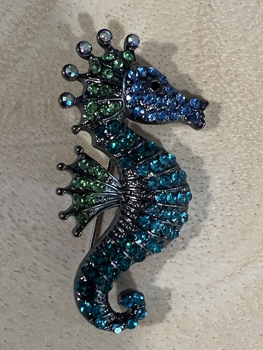 3/$18 Rhinestone Seahorse Brooch in Teal & Blue Lot 7034